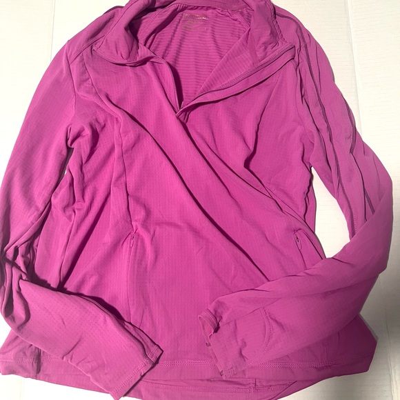 Mondetta Tops - Mondetta Bright Pink Performance Top